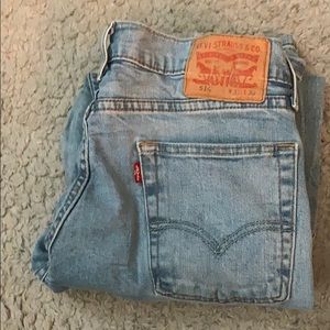 light wash levi strauss jeans